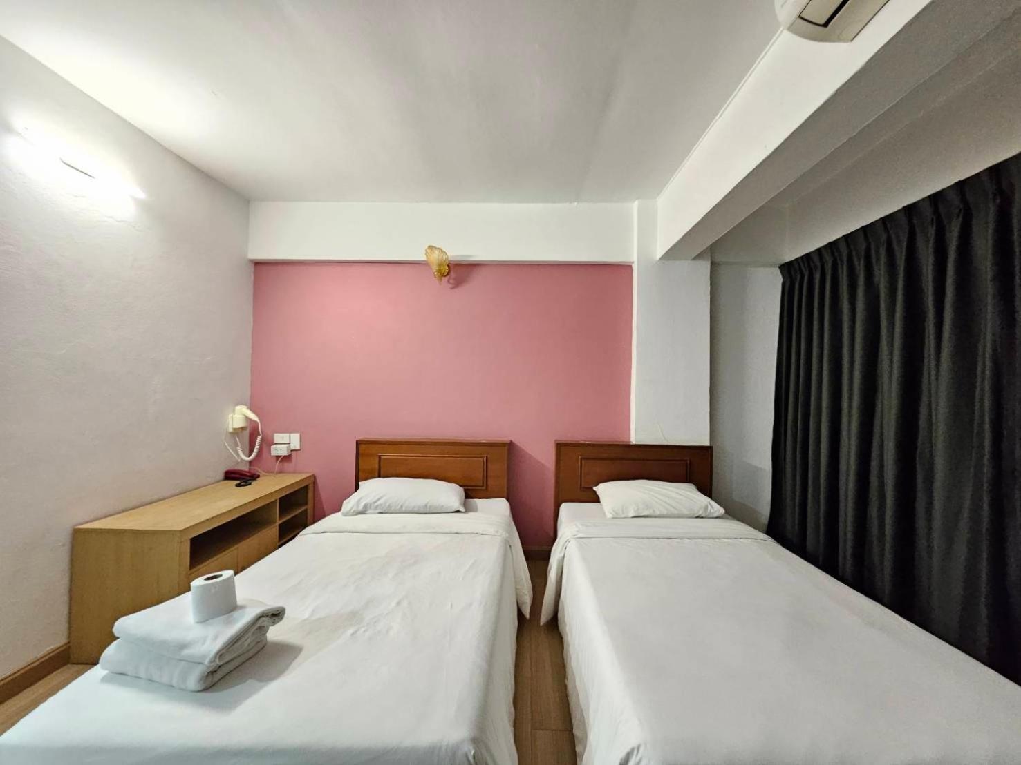 Crown Bts Nana Hotel Banguecoque Exterior foto