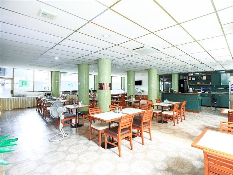 Crown Bts Nana Hotel Banguecoque Exterior foto